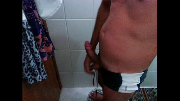 Punheta gozada gostosa praia