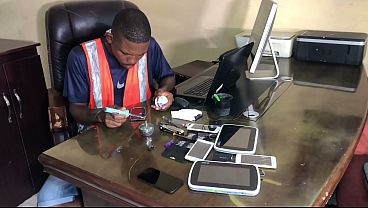 Nonton From Phone Repair To Pussy Fucking thumbnail