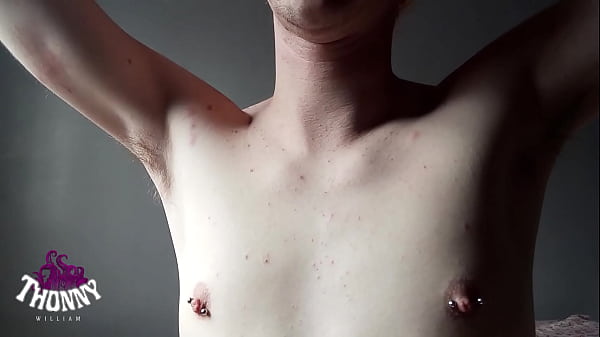 Play MP4 - Macho falando putaria e brincando com as axilas