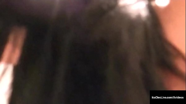 Lesbian Its_Cleo Makes Out With Girlfriend In Room!