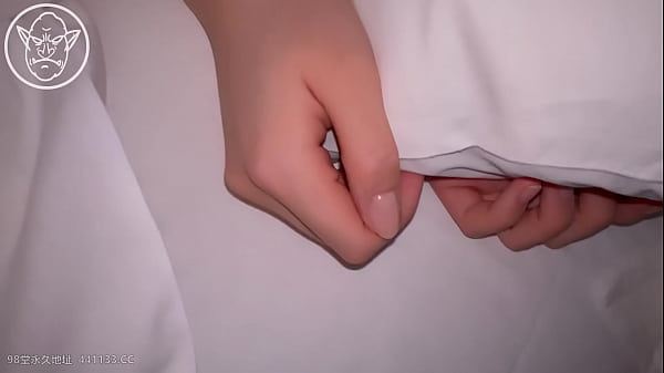 Play MP4 - 最高級美女の体をくすぐってエロい気持ちにさせるイチャイチャ動画拡散 激強ルックス女子のいやらしい一面に興奮