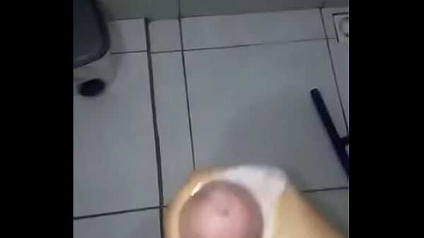 novinho h&eacute;tero brincando 