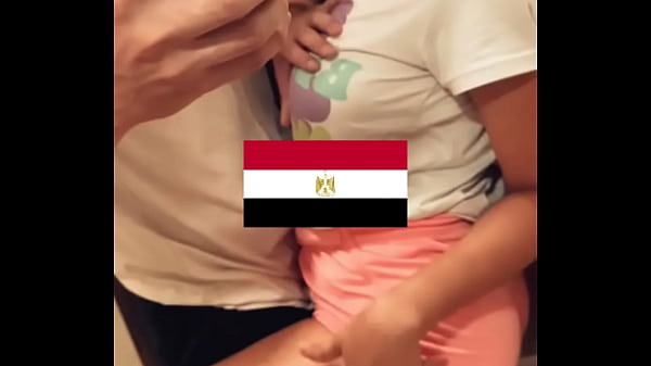 فضيحة كباريه شارع الهرم حسن ماسك شرموطة جسمها فاجر و شغال تقفيش و بوس قطع كسها نيك اوعى تجيب لبن فى كسى يا حسن thumbnail