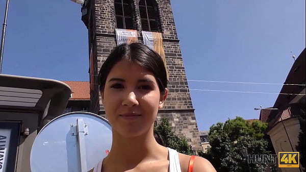 HUNT4K. Svelte brunette cheats on nerdy BFto earncash for vacation