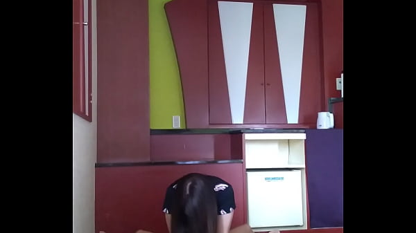 金蹴り93　タマ責め 