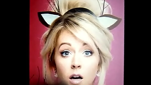 Lindsey Stirling cubierta de leche