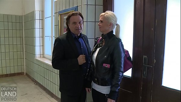 Play MP4 - Vivian Schmitt - nimmt euch zum ficken mit