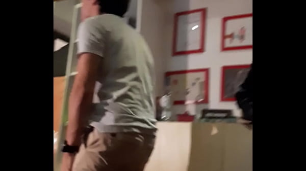 Jovem safadinho fudido pelo irmao ruben enquanto av&ocirc; v&ecirc; cautelosamente