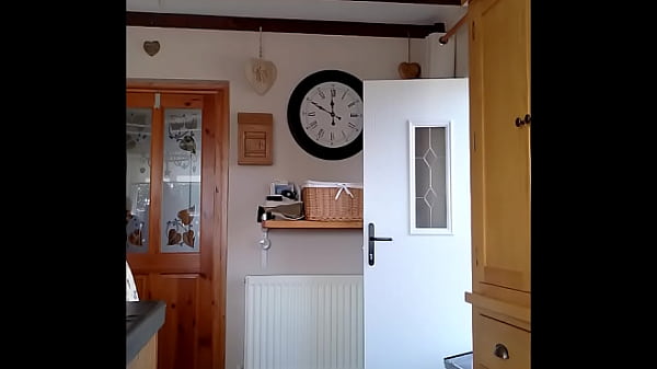 Low cut show for delivery guy