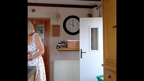 Low cut show for delivery guy 