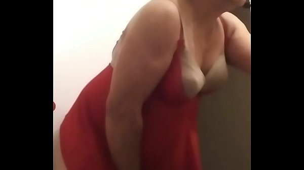 Play MP4 - Rica mami ROSSA TRAVESTI