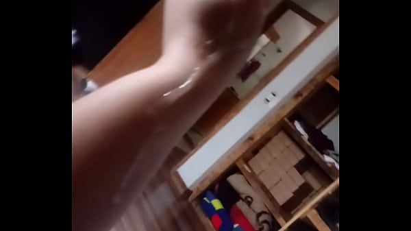 Esporrada gostosa que lambuzou por tudo