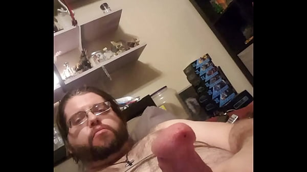 Play MP4 - Average cock&comma; big shooting cumshot