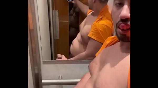 Nonton Il Est Temps De Te Rendre Utile Salope ! Tu Ne Vaux Rien Tant Que Tu N&rsquo;as Pas Vid&eacute; Les Couilles De Ton Amant Br&eacute;silie ... thumbnail