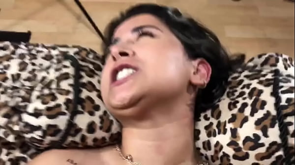 Play MP4 - SEXY SHORT FIRST TIMER JAY LOW MEETS THE ITALIAN POUND MACHINE