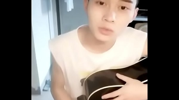 Vừa khoe cu vừa h&aacute_t