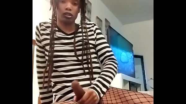 Amateur Ladyboy Tavaius Young 