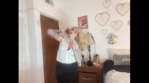 Nonton Fucking Your Coworker thumbnail