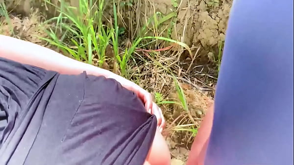 Play MP4 - Passing cars honked but I still to fuck her in the ass&period; Anal on the side of the road&period;