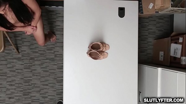 Nonton Ember Snow Got Her Pussy Railed So Hard thumbnail