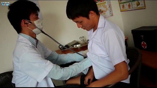 Play MP4 - Sucking Twink Doctor