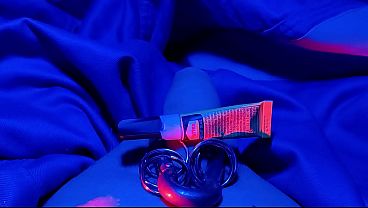 Nonton Rings And Glue thumbnail