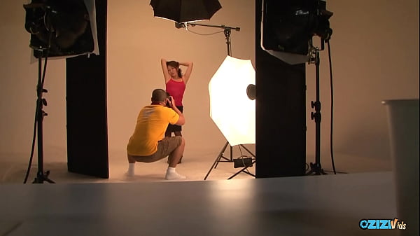 Nonton This Attractive Asian Woman Was Photographed And Then Engaged In Sexual Activity thumbnail