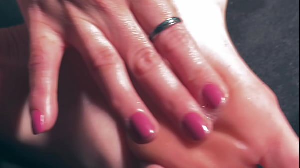 Goddess maiah's foot tease 