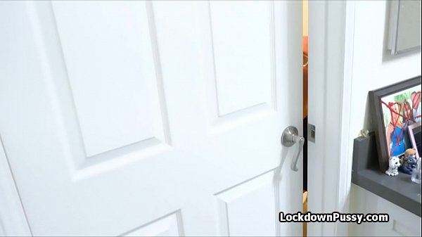 Girlfriend loves to suck during lockdown boredom 