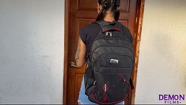 Jovencita cachonda pide servicio a la habitacion video thumbnail