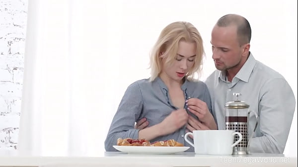 Play MP4 - TeenMegaWorld&period;net - Via Lasciva - Via Lasciva practices anal sex on a kitchen bench