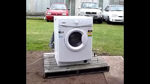 Nonton Le Mando Merca A Mi Lavarropa Y Empezo A Hacer Ruidos Raros thumbnail