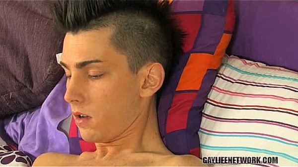 Horny twink get nasty 