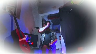 Nonton Morado - Cossplay De Doctor Antiguo Vestido De Rayas - Sexy N1 - Frotando Guitarra Yamaha C80 Por El Pene Grande thumbnail