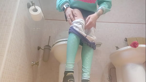 my stepsister didn'_t know she was being spied on