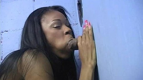 Nonton Ebony At The Gloryhole Jizzed On 2 thumbnail