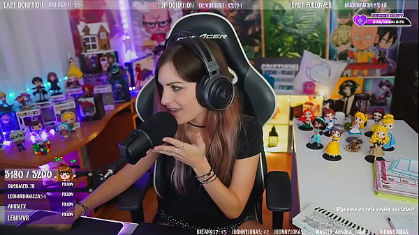 Cristinini Asmr - Chupando Una Polla Al Microfono thumbnail