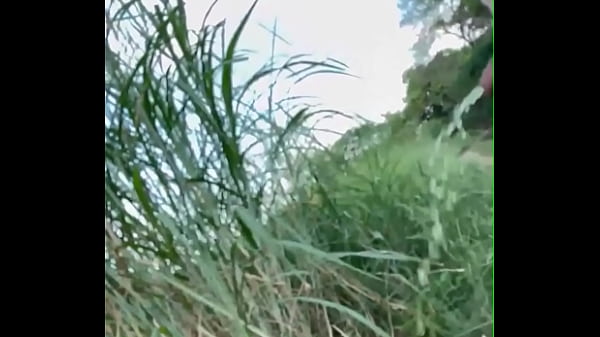 Play MP4 - Outdoor pee and tease