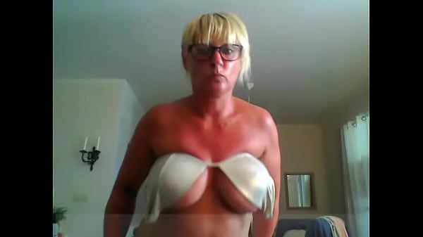 Nonton When Dr Dries Watching He Is Going Crazy thumbnail