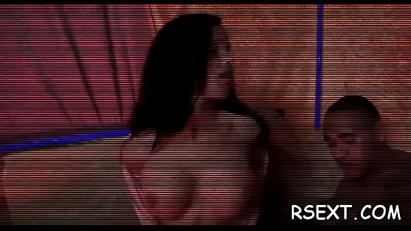 Beautiful chick gives oral-stimulation 