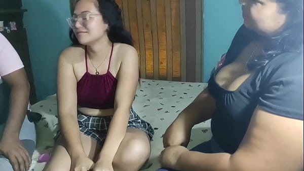 Play MP4 - Veo como se follan a mi hijastra frente a mi y me excita mucho que me pongo a masturbarme