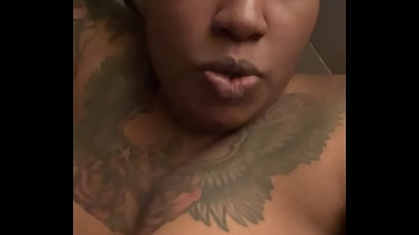 Listen i&rsquo;m not your favorite female rapper stop komparing 2 her cause who i am i really went thru things 2 be og shabrim 