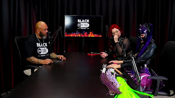 Safada fica de 4 pra demonstrar ap&oacute;s falar que gosta de ver a dor do outro como domme e que j&aacute; gozou na pr&aacute;tica rainbow witch & madame agatha watch sheer red 