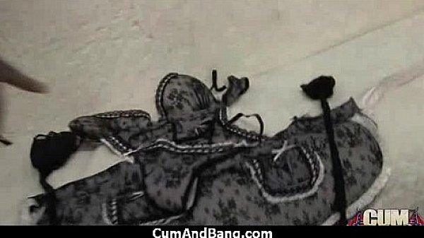 Nonton Black Chick Deepthroats A Group Of White Studs And Gets Rewarded With Cum 2 thumbnail