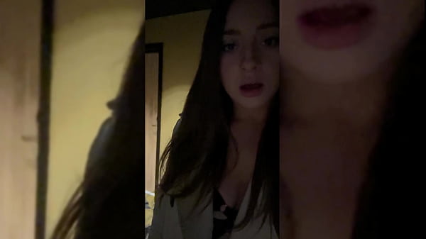 Play MP4 - At my arrival&comma; I get fucked in my hotel room- Luna Doll