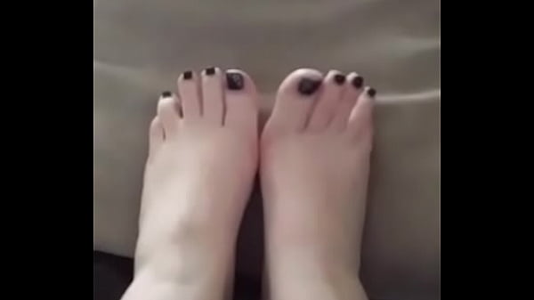 Play MP4 - Sexy feet tease