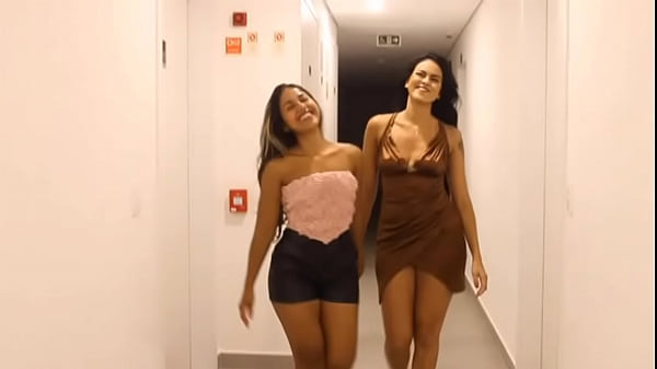 Nonton Pegando A Amiga Depois Da Festa Muito Louca thumbnail