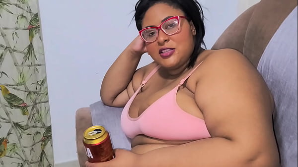 Play MP4 - Professora fica em casa e convida seu aluno &comma; ele ent&atilde;o fode seu cuzinho goza gostoso