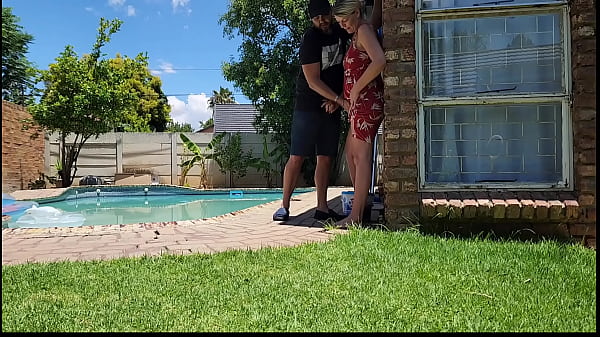 Helping my neighbors wifewith her swimming pool_standingoutdoorupskirtfuck
