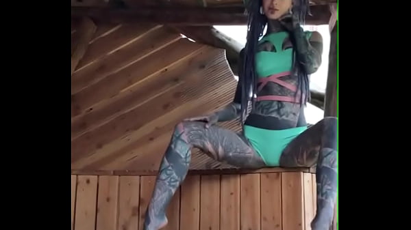 Behind the scene from my shooting with anna you wanna see more behind the scenes #inkedmodel #tat 